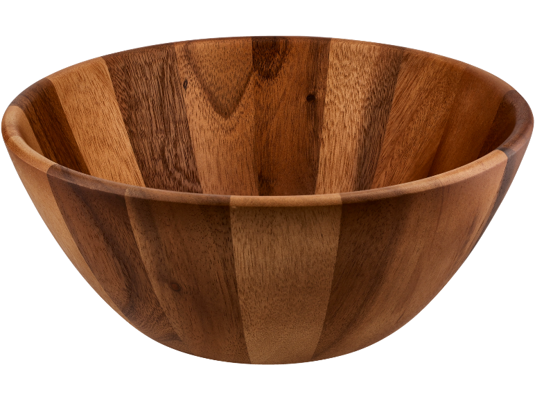 Salatschüssel aus Holz mit Streifenmuster.