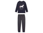 Pyjama mit Einhorn-Motiv und Sternenmuster.
