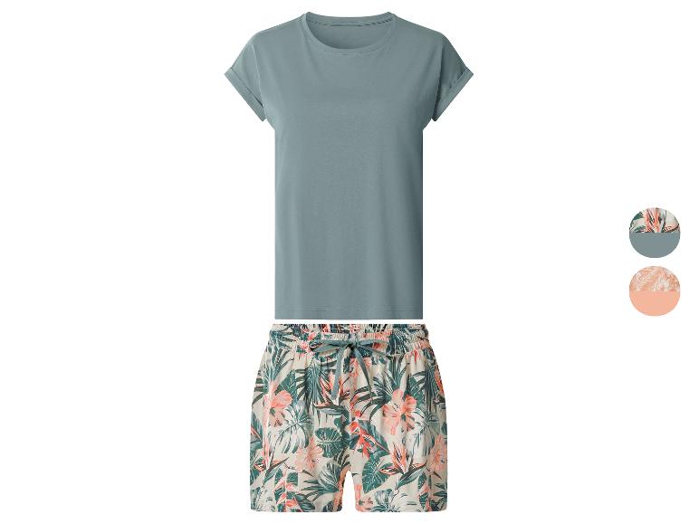 Damen-Pyjama-Set mit einem einfarbigen türkisfarbenen T-Shirt und floralen Shorts, mit zwei Farboptionen.