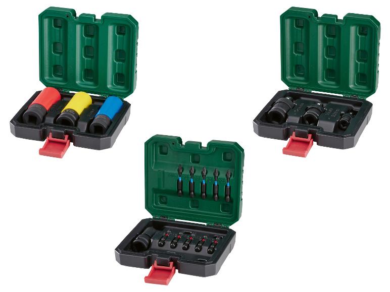 Drei Werkzeugsets mit Inbusschlüsseln, Stecknüssen und Schraubendrehern in einer grünen Box.