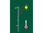 Solardusche mit Thermometer, durch Sonnenlicht erwärmt.
