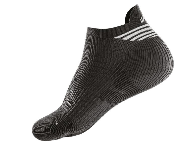 Schwarze Sportsocken, modernes Design.