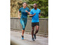 Zwei Personen in Sportbekleidung der Marke Karrimor rennen auf einem Weg.