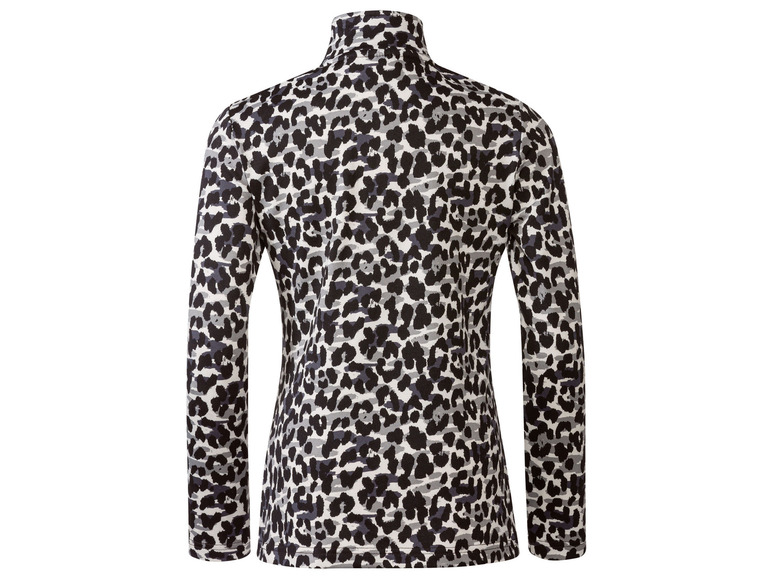 Ein weißes Langarmshirt mit Leopardenmuster.