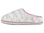 Rosa gestrickte Hausschuhe mit grauem Muster.