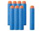 Blaue Spielzeugpfeile mit orangefarbenen Spitzen, vertikal angeordnet.