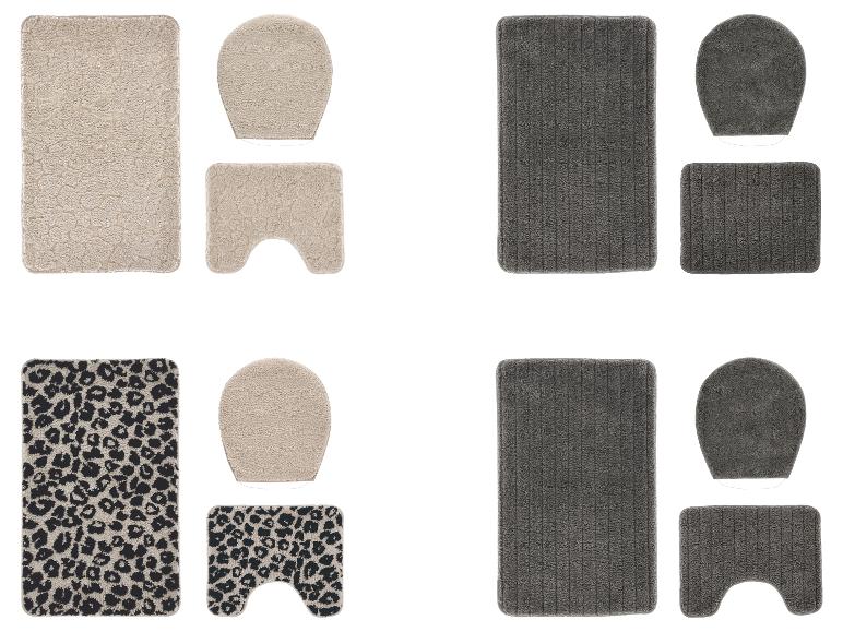 Vier Badmattensets: zwei beige, zwei grau, eines mit Leopardenmuster und eines einfarbig beige.