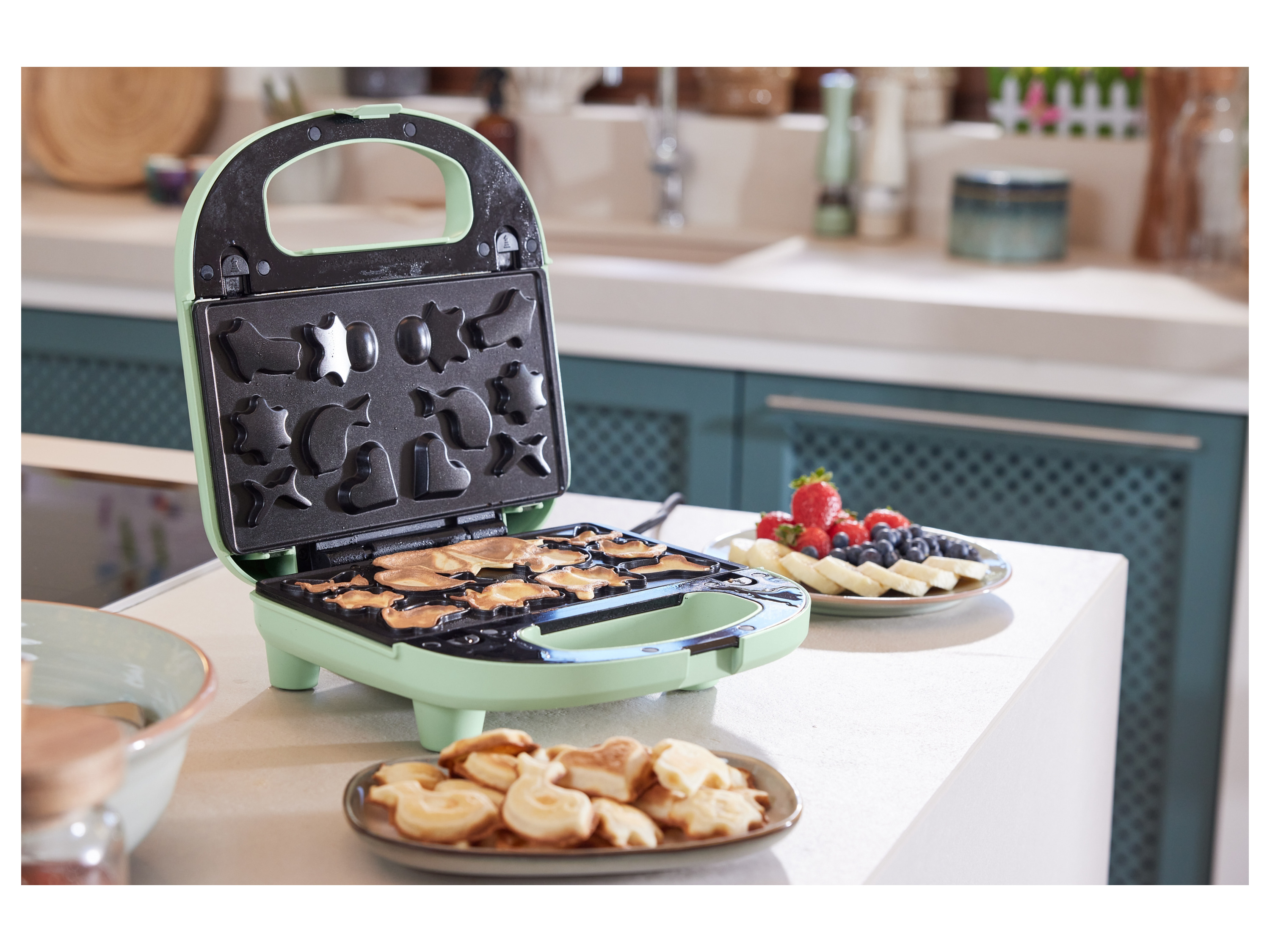 Silvercrest SWEW 750 D4 Waffle Maker Black 2