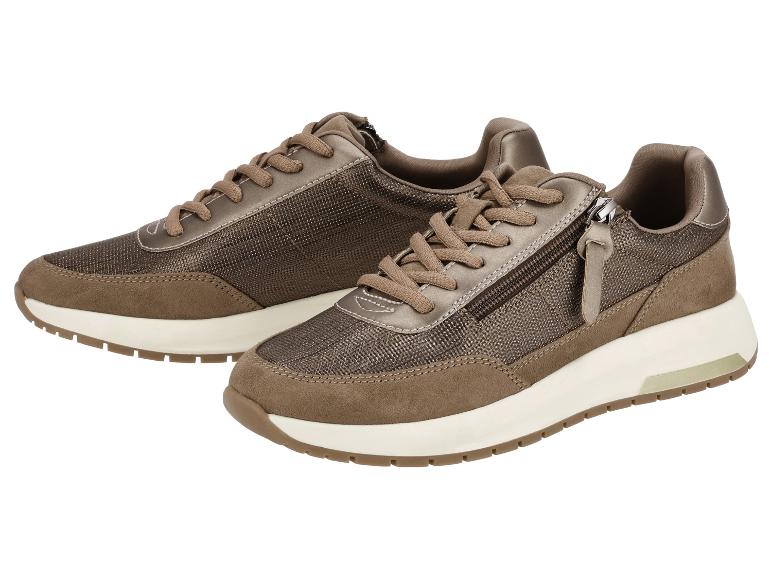 Ein Paar braune und beige Damen-Sneaker mit Schnürsenkeln und seitlichen Reißverschlüssen