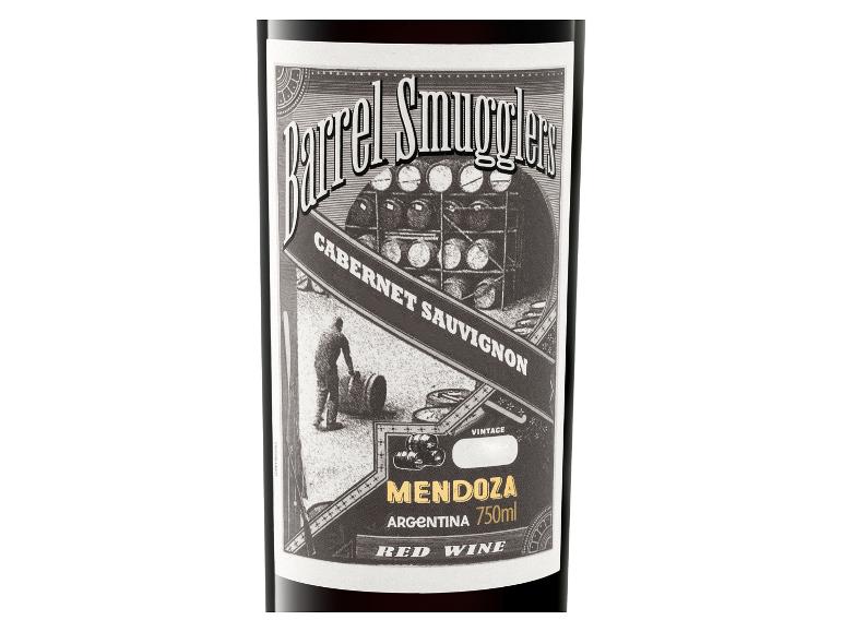 Rotweinetikett mit einem Mann, der ein Fass bewegt, Aufschrift „Cabernet Sauvignon“.