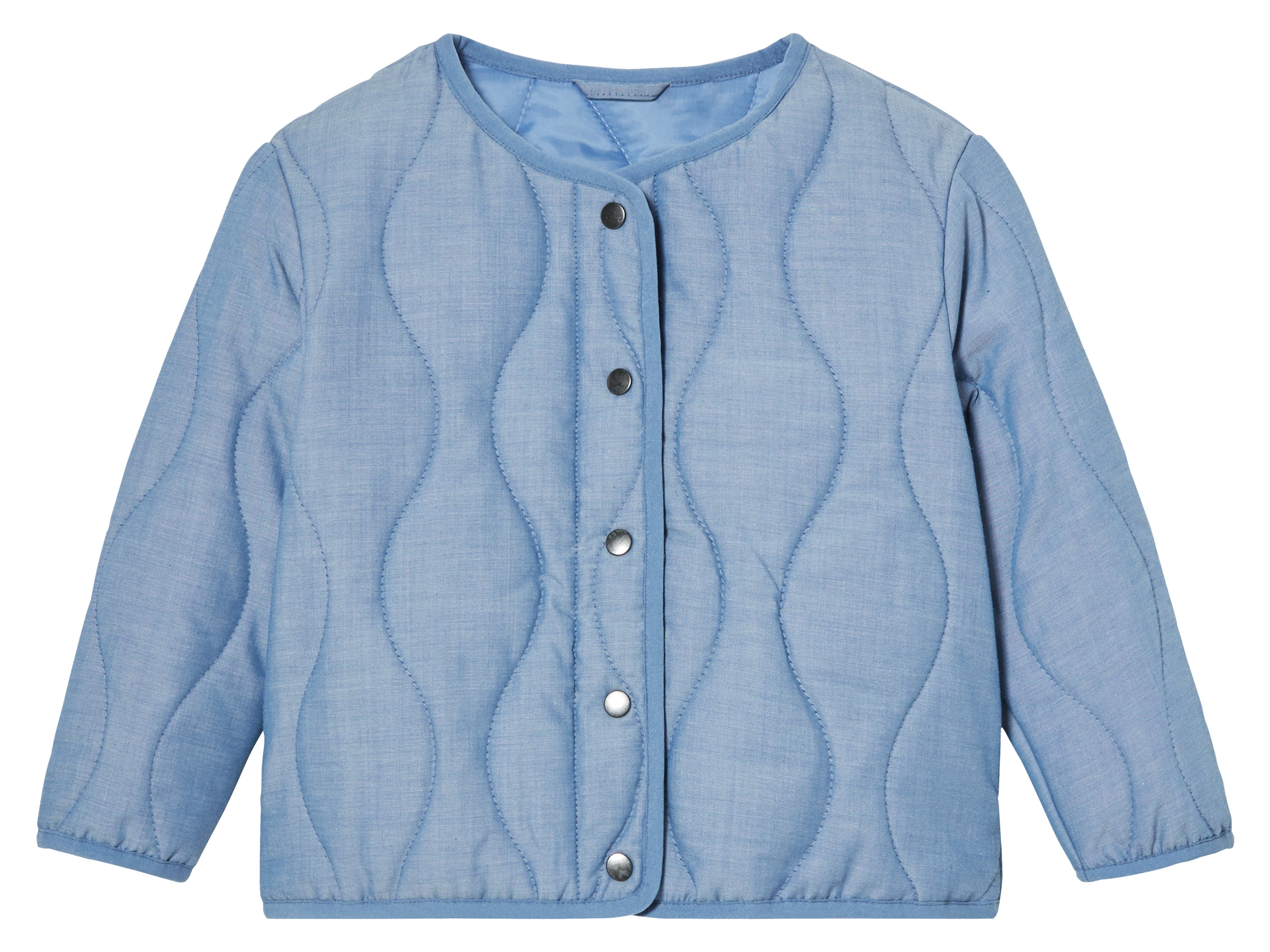 lupilu® Kleinkinder Mädchen Jacke (Blau, 122/128)““ | weiß Muster: weiß: geblümt Detail: modische Steppung, mit durchgehender Knopfleiste und seitlichen Eingrifftaschen Funktion: – Kragenform: – Kapuze: – Material: Obermaterial: Polyester recycelt, 25 % Baumwolle Futter/Wattierung: Polyester recycelt Pflegehinweis: waschen bei max. 40 °C Pflegeleicht nicht bleichen nicht im Wäschetrockner trocknen bügeln bis 110 °C Stufe 1. Kein Bügeln mit Dampf nicht trockenreinigen Größe: 98/104 – 122/128 Meine Lidl-Größe – so einfach gehts Deine Größe findest du in der Lidl-Größentabelle . Oeko-Tex® Standard 100 Geprüft auf Schadstoffe Zertifizierungsnummer: 23.Hcn.93721 Hohenstein Htti Standard 100 by Oeko-Tex® ist die weltweit bekannteste, unabhängige Zertifizierung schadstoffgeprüfter Textil- und Lederprodukte aller Art – vom Garn und den Stoffen bis hin zum gebrauchsfertigen Artikel. Das Label bestätigt