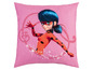 Ein rosa Kissen mit einem Bild von Miraculous Ladybug.