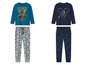 Zwei Pyjamas, einer mit Spiderman und einer mit Mickey Mouse.