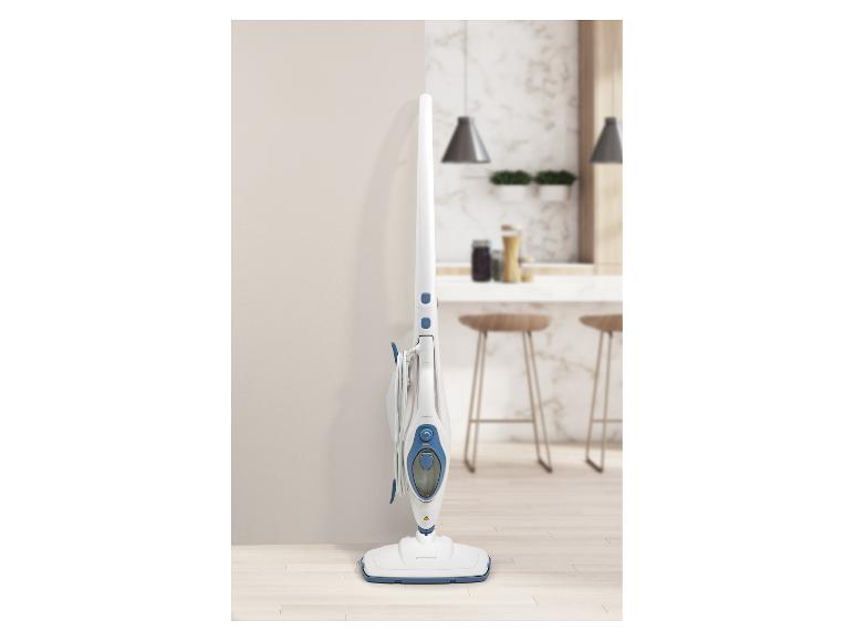 Weißer und blauer SilverCrest Dampfmopp in einer modernen Küche