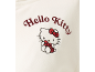 Weißes Oberteil mit gesticktem Text „Hello Kitty“ und einer sitzenden Hello Kitty Figur.