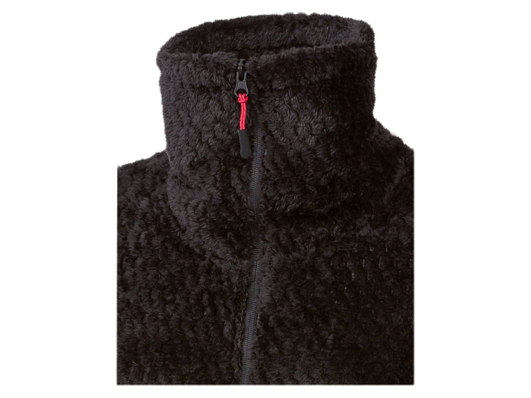 Schwarze Fleecejacke mit hohem Kragen und Reißverschluss.