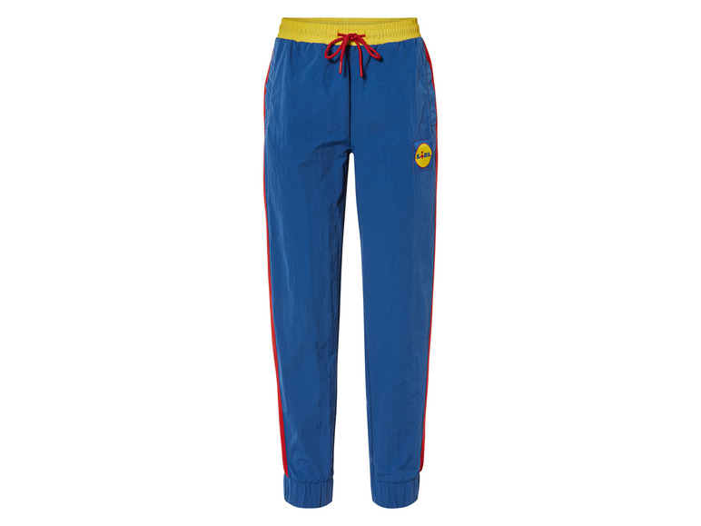 Blaue Jogginghose mit roten Streifen und Lidl-Logo.