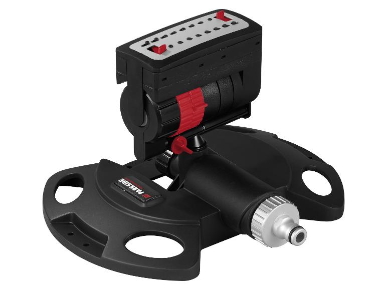 Schwarzer und roter PARKISDE Performance oszillierender Rasensprenger auf weißem Hintergrund.