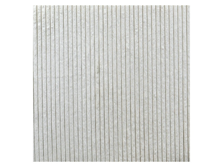 Steinverkleidung, Holzoptik, vertikale Linien.