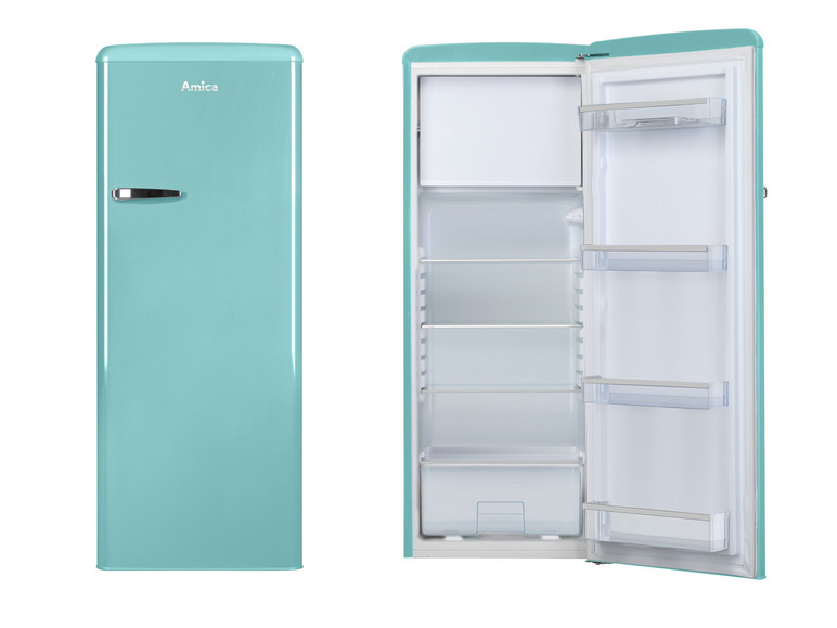 Ein blauer Amica Kühlschrank mit offener Tür, Blick ins Innere.