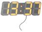 Digitale Wanduhr mit orangefarbenen LED-Ziffern, die die Uhrzeit 13:37 anzeigen