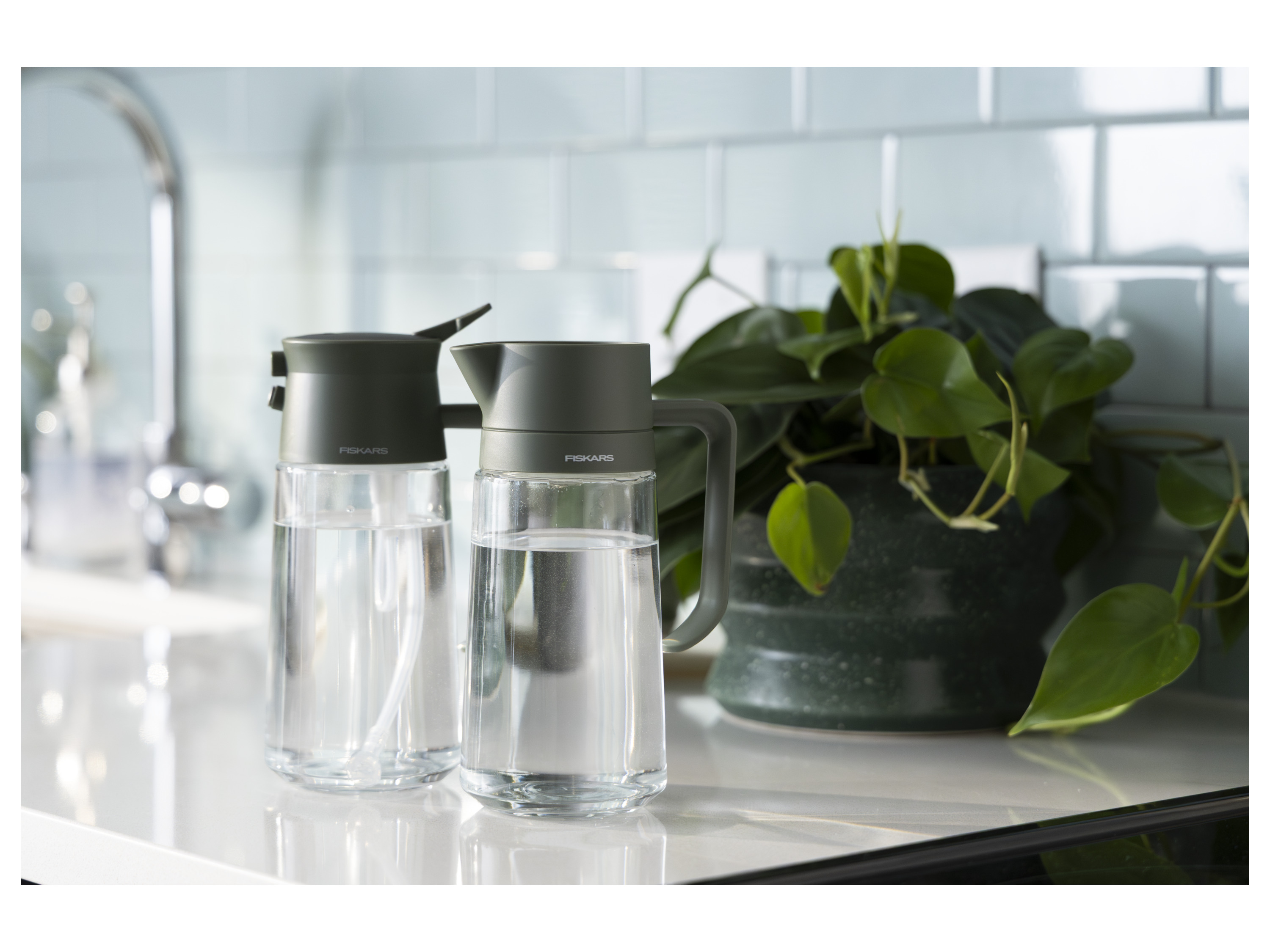 FISKARS Urban Plant Care Schaufel mit hohem Rand – Bild 3 von 4