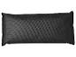 Schwarzes rechteckiges Kissen mit Textur auf weißem Hintergrund