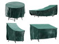 Grüne Schutzhüllen für einen runden Tisch und Stühle.