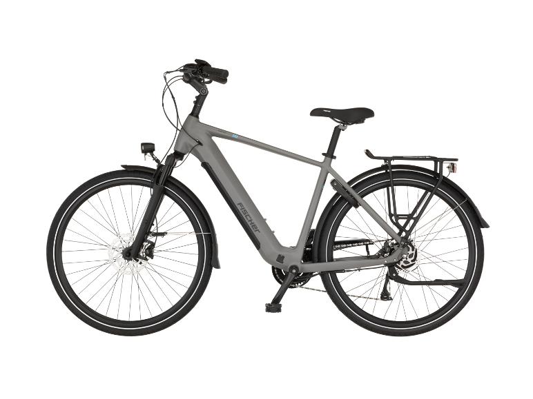 Graues E-Bike mit Gepäckträger und Schutzblechen, auf weißem Hintergrund.