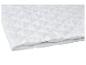 Weiße gesteppte Matratzenauflage mit sichtbarer Polsterung