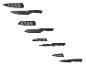 Schwarze Küchenmesser mit Schutzhüllen, darunter Kochmesser, Santoku und Allzweckmesser.