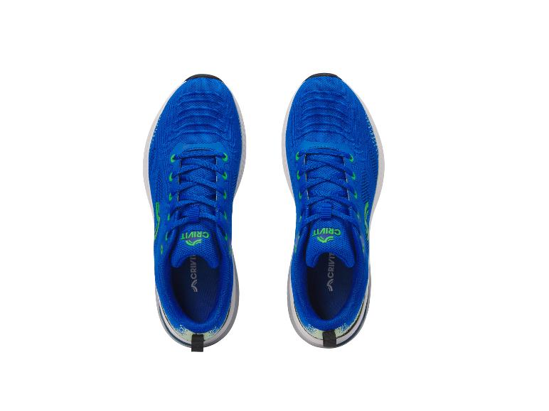Blaue Crivit Sportschuhe.