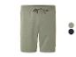 Khaki und schwarze Jogging Shorts.