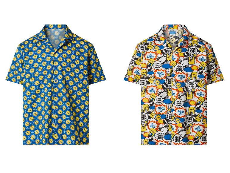 Zwei kurzärmelige Herrenhemden: eines blau mit gelben Logos, das andere weiß mit Comic-Rockmotiven.