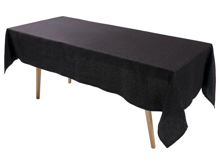 Schwarze rechteckige Tischdecke mit dezentem Glanz auf einem Tisch mit Holzbeinen