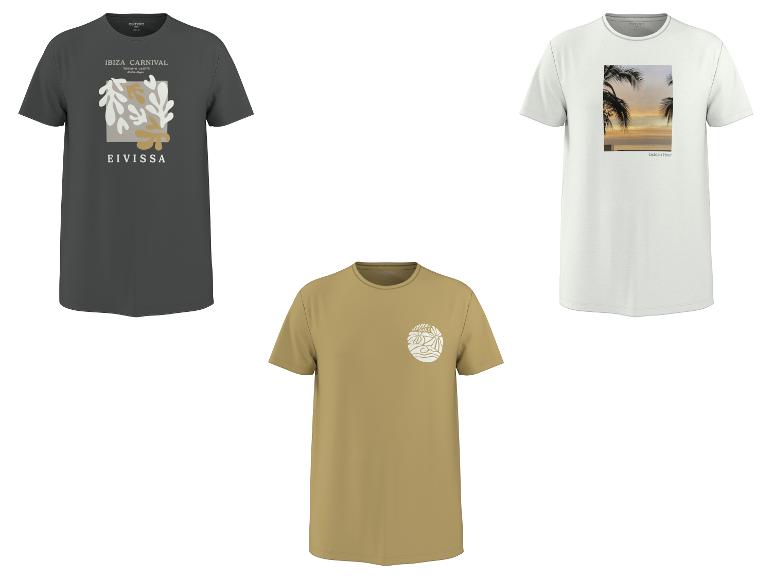 Drei Herren-T-Shirts: dunkelgrau mit „Ibiza Carnival“, beige mit „Summer Wave“ und weiß mit „Golden Hour“.