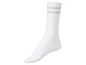 Weiße Socken mit grünen Streifen.