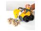 Gelber Spielzeugbagger mit kinetischem Sand und Ziegelformen