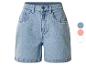Damen High-Waist Jeans-Shorts in Hellblau, mit Farboptionen.