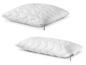 Zwei weiße Kissen mit Dunlopillo-Logo.