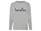 Ein graues Langarmshirt mit Benetton-Logo.