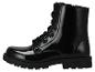 Schwarze, glänzende Schnürstiefel für Mädchen.