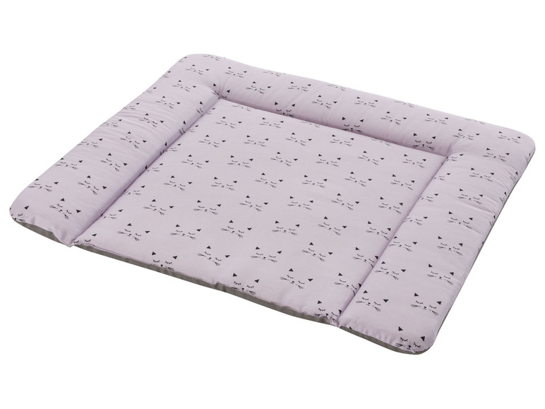 Lila Wickelunterlage mit Katzenmuster