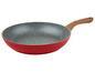 Eine rote Bratpfanne mit Holzgriff und Marmorbeschichtung.