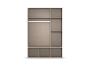 Brauner und weißer Kleiderschrank mit Kleiderstange und Regalen