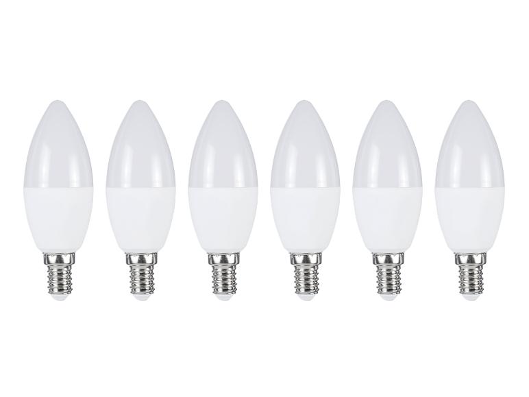 Sechs weiße LED-Kerzenlampen.