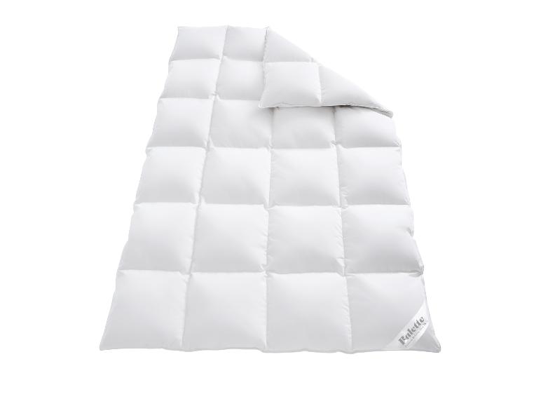 Weiße Balette-Steppdecke, gesteppt, mit einer umgeschlagenen Ecke