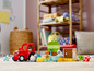 LEGO DUPLO Bauernhof mit Traktor, Schafen und einem Bauernhaus.
