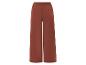 Rostbraune, weite Hose.