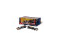 Set aus drei schwarzen Rennwagen mit gelben und roten Details, zwei außerhalb der Box, einer darin.
